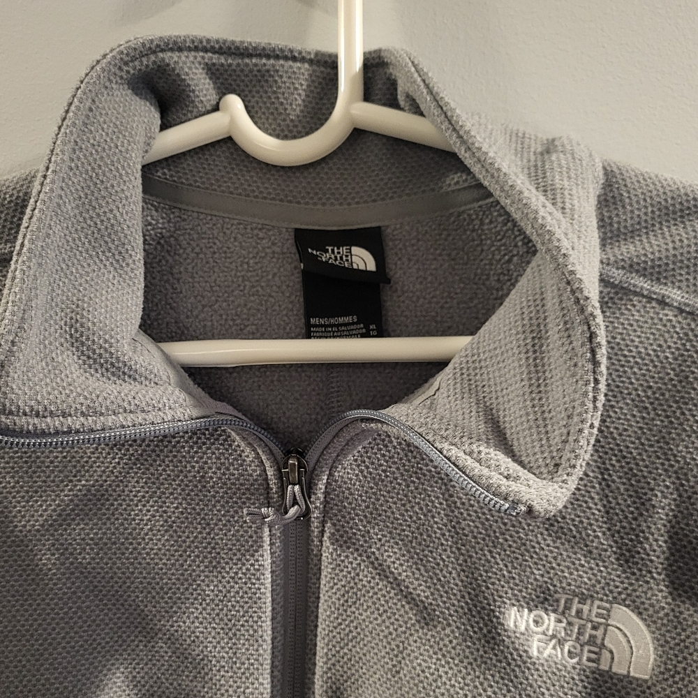The North Face Men's 1/4 zip fleece pullover